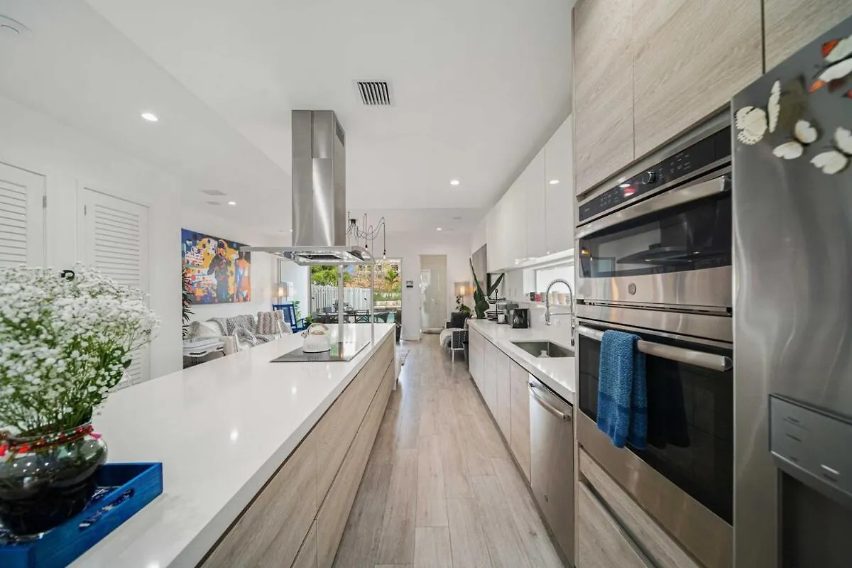 Modern Haven In Paradise W Heated Eco Pool 5b 4b Villa *