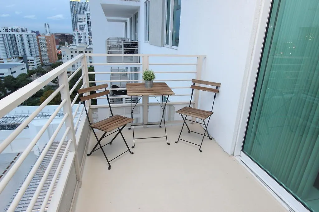 By Vacation District Apartment Miami