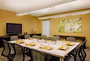 Hotel Element Miami Doral 3*