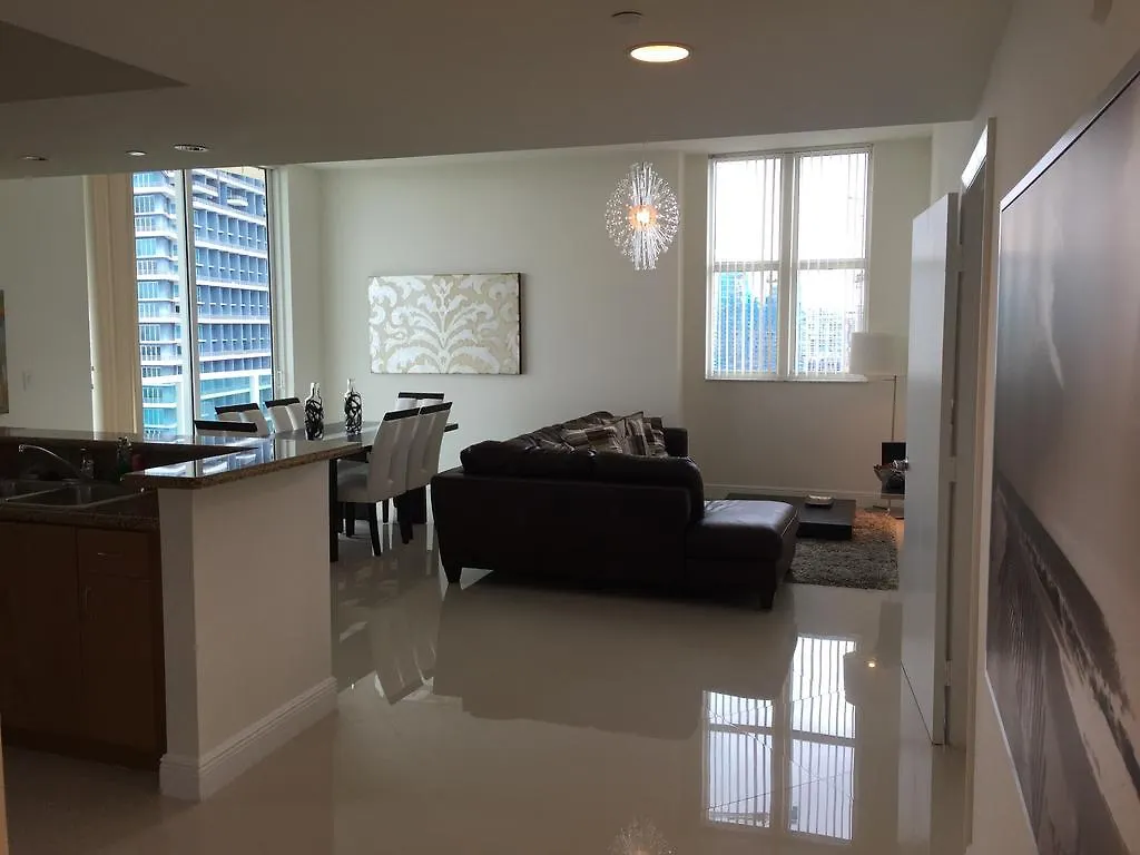 Lyx At One Broadway In Brickell マイアミ