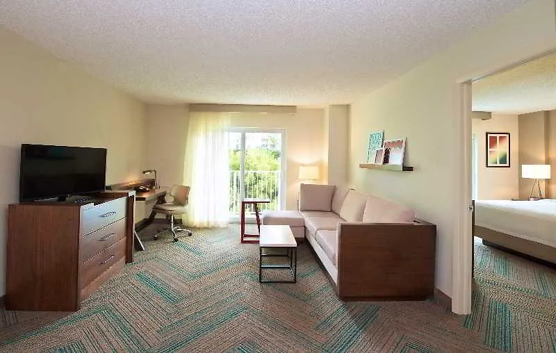 Coconut Grove Hotel 3*