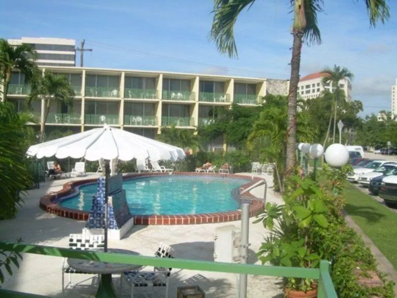 Hotel Chateaubleau Coral Gables