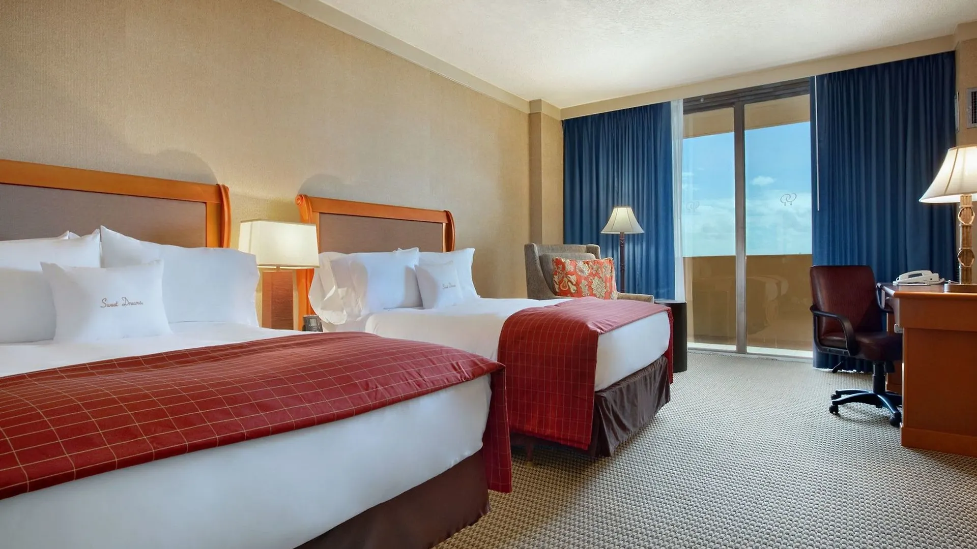 Doubletree By Hilton Airport & Convention Center