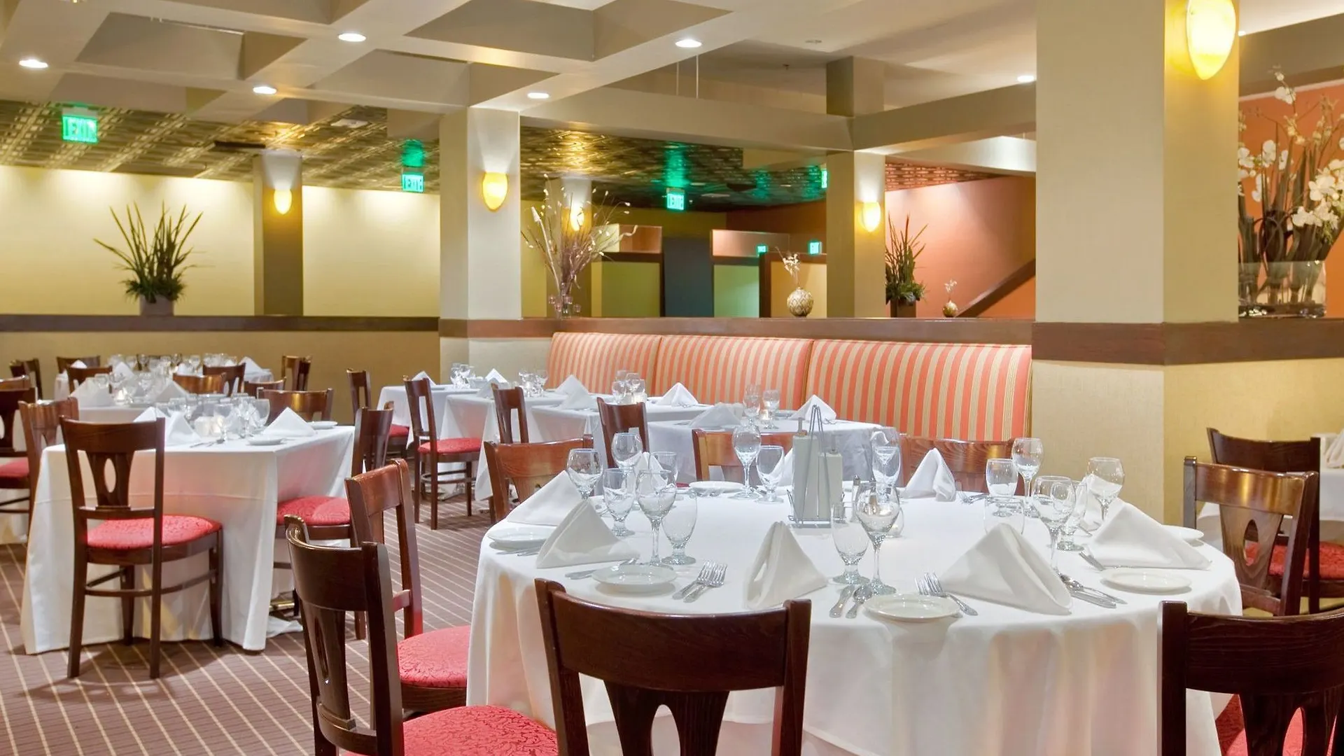 Hotel Doubletree By Hilton Airport & Convention Center 4*