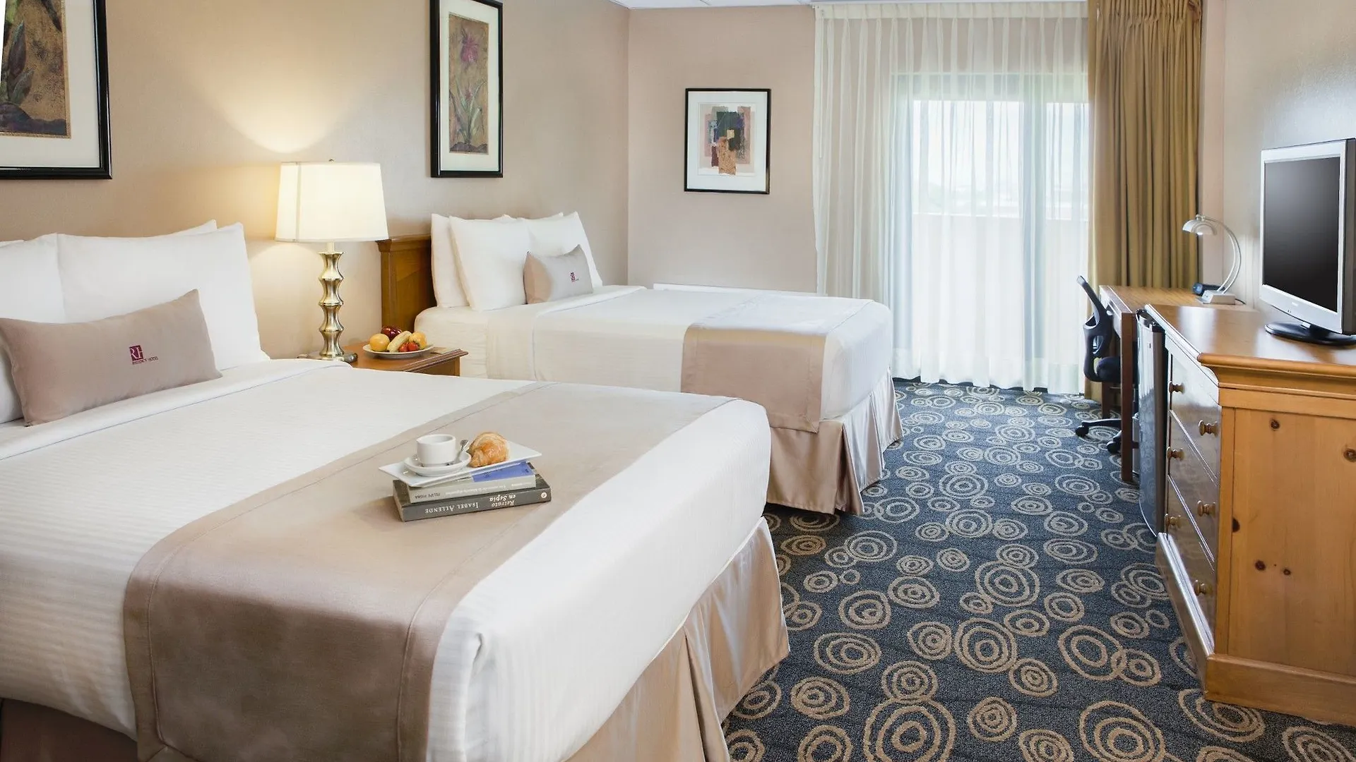 Hotel Regency Airport By Sonesta