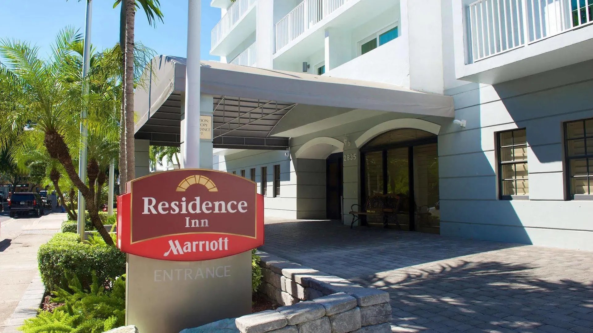 Hotel Coconut Grove 3*