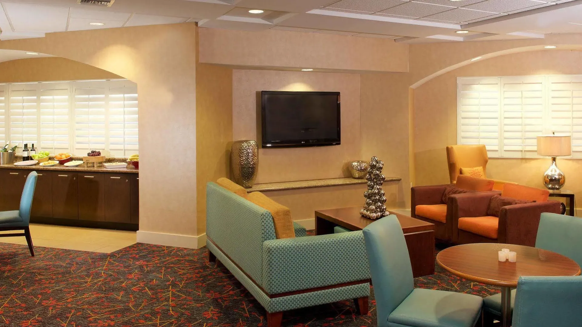 Coconut Grove Hotel