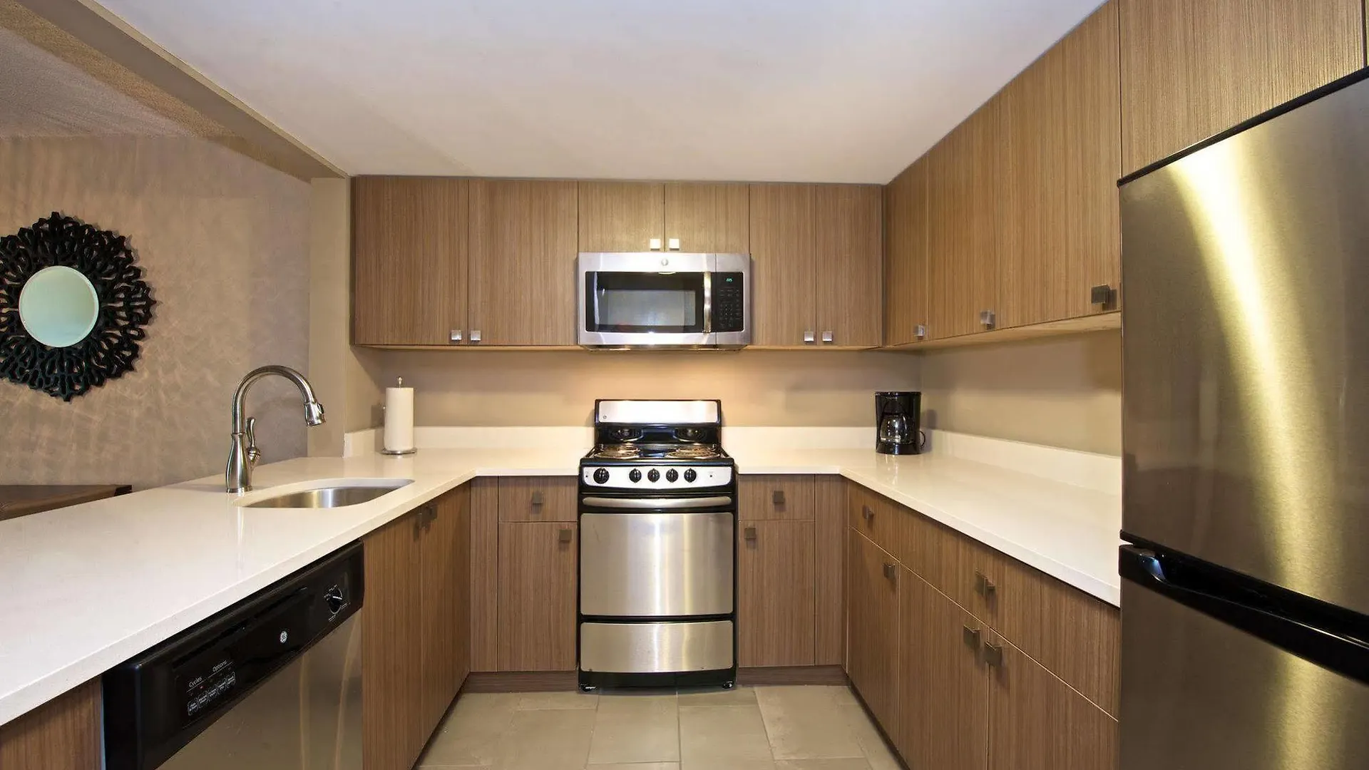 Coconut Grove Hotel 3*
