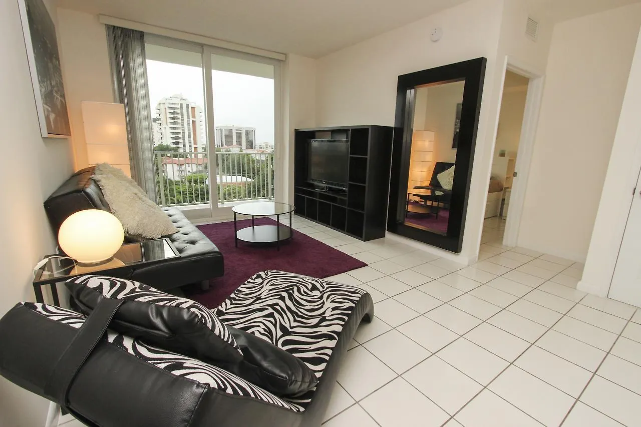 By Vacation District Apartment *