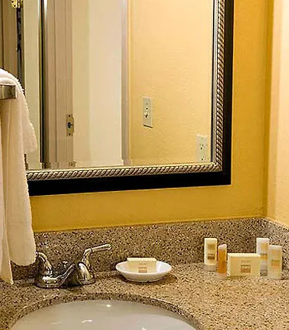 Courtyard Coral Gables Hotel Miami