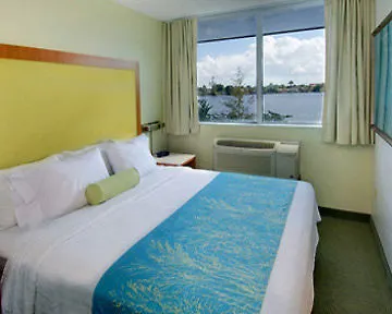 Hotel Springhill By Marriott Airport South Blue Lagoon Area Miami
