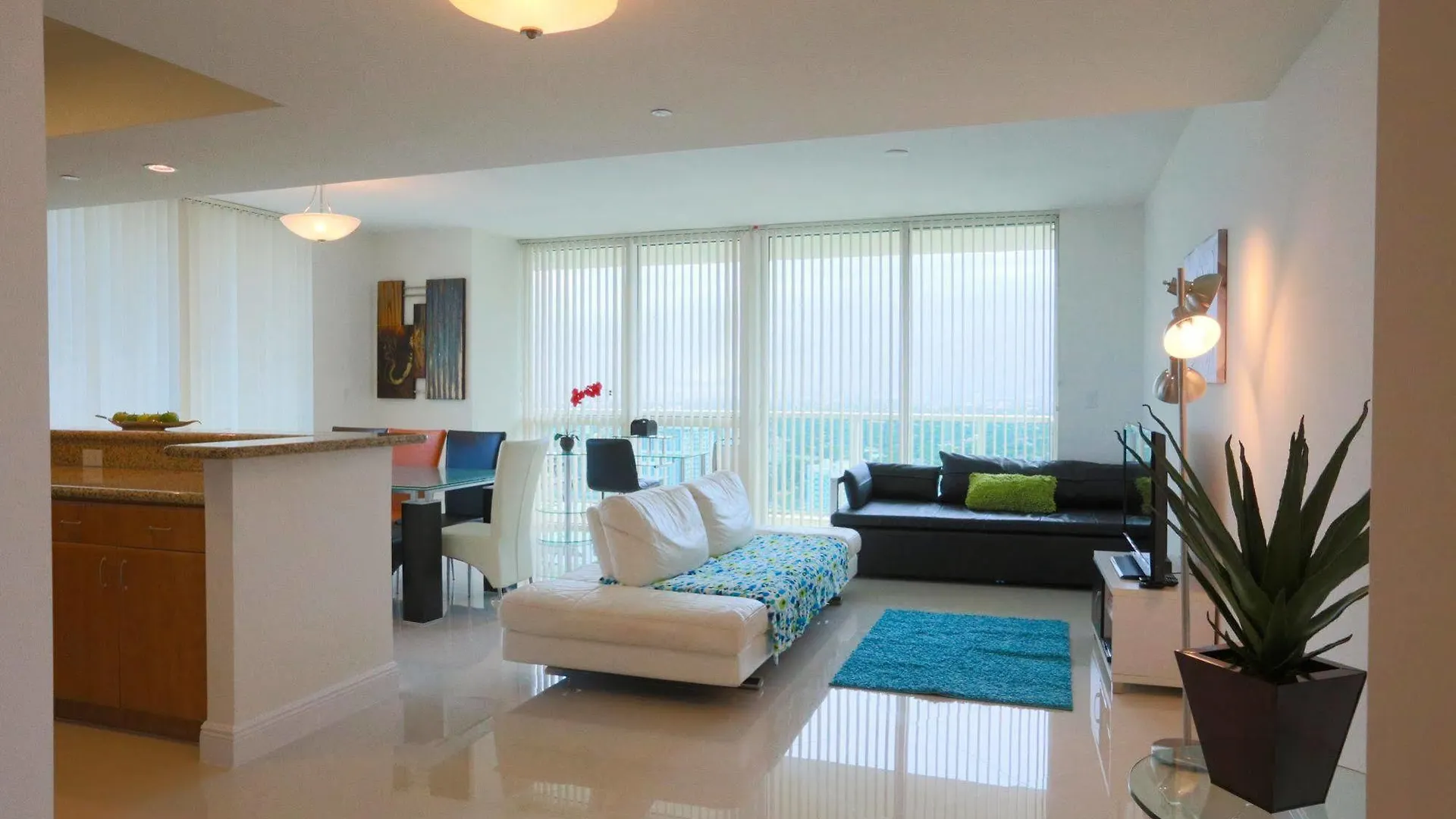 Pelican At One Broadway Apartment Miami