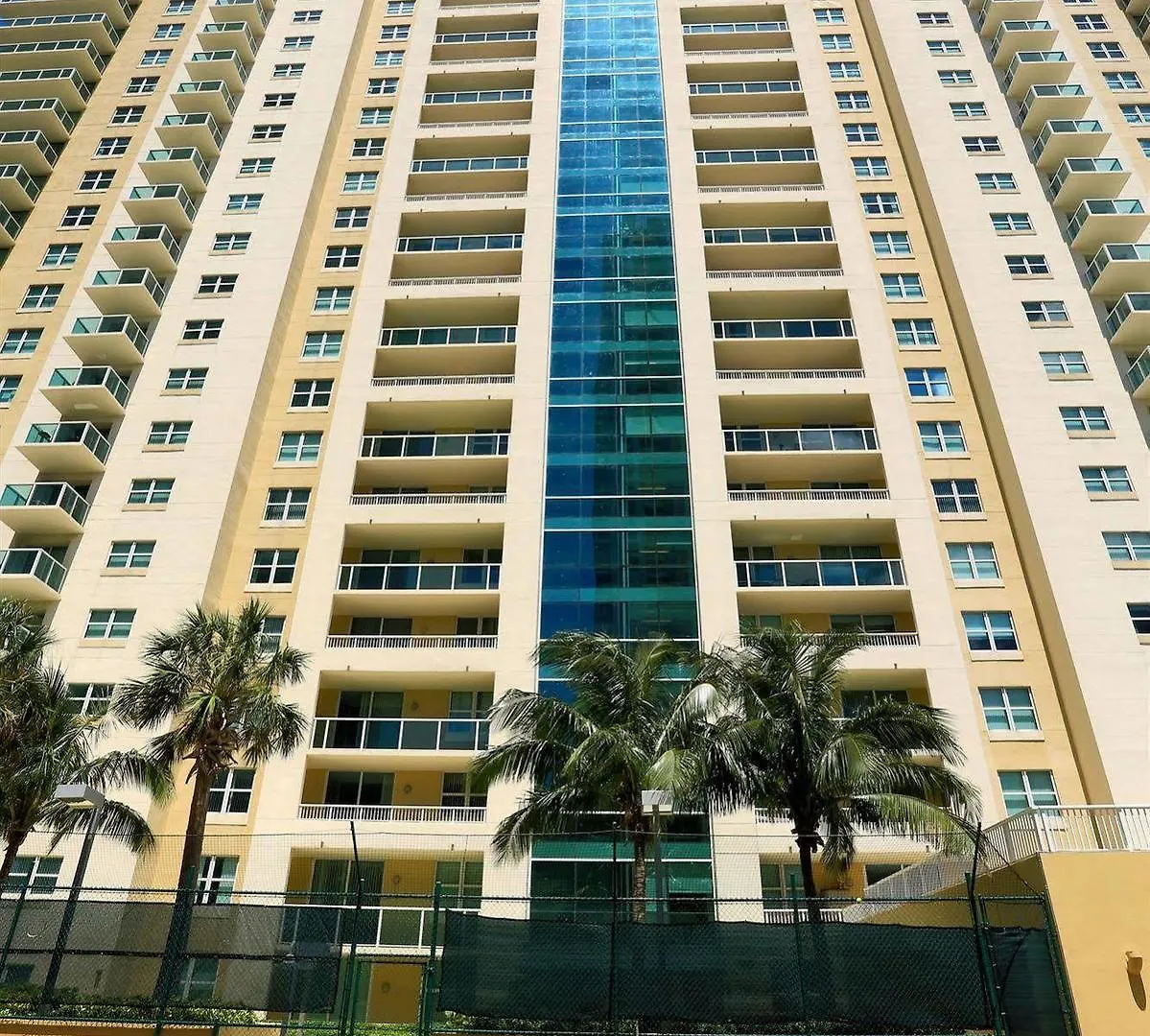 Pelican At One Broadway *