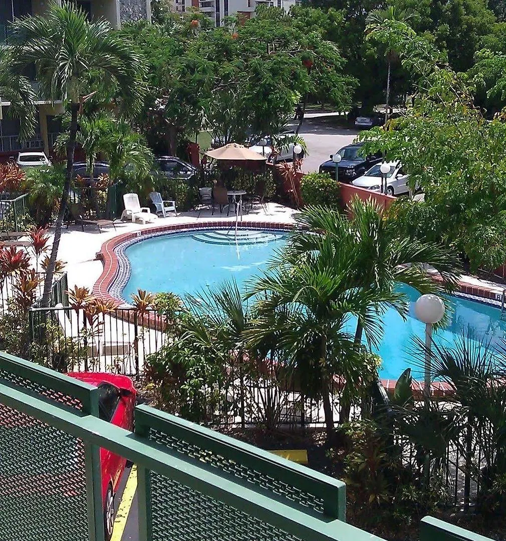 Chateaubleau Hotel 2*