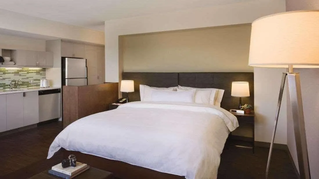 Hotel Element Miami Doral