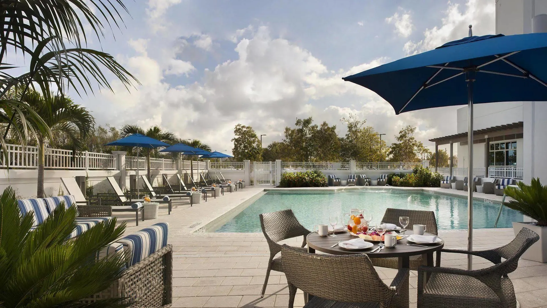 Hotel Hilton Garden Miami Dolphin Mall 3*