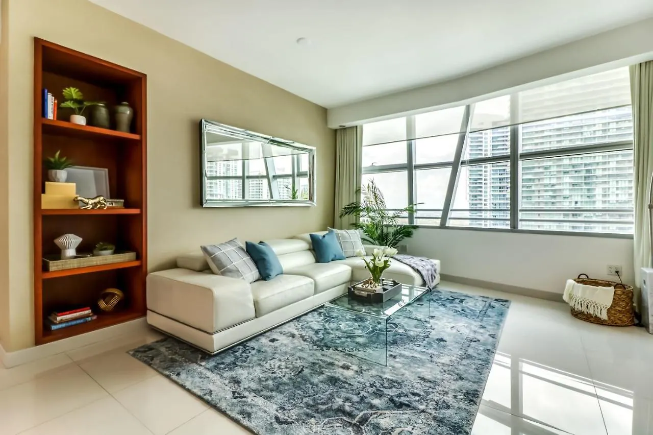 Luxury 3 Bedroom Full Service Ferienhaus