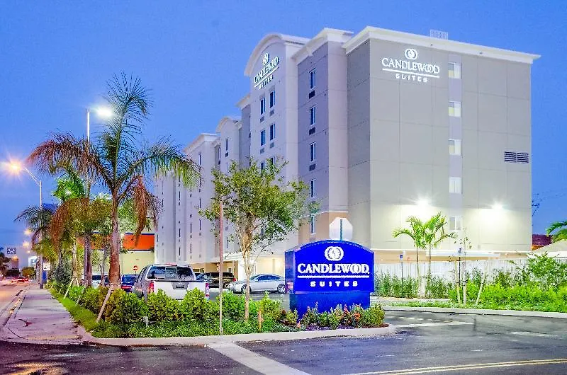 Candlewood Miami Intl Airport - 36th St By Ihg Hotel 3*