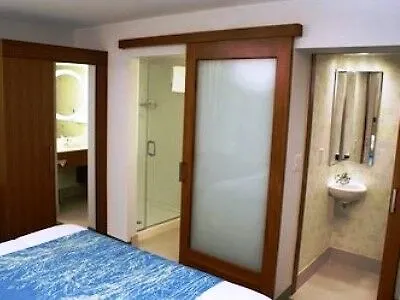 Ξενοδοχείο Springhill Downtown/medical Center 3*