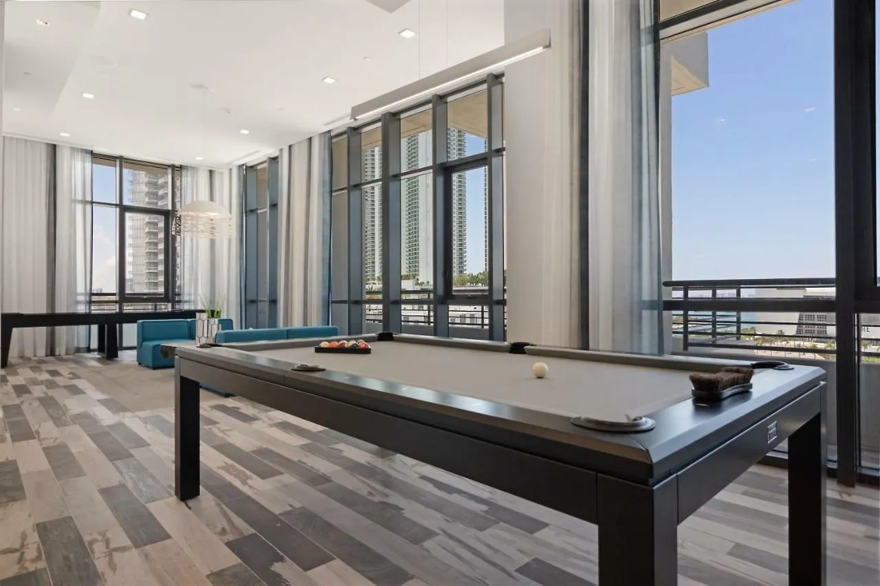 Ξενοδοχείο με διαμερίσματα Mint House Downtown 4*