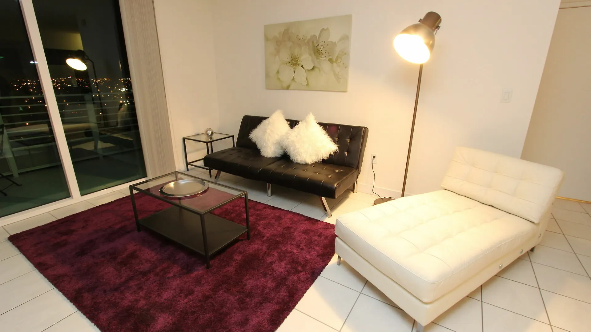 By Vacation District Apartment *