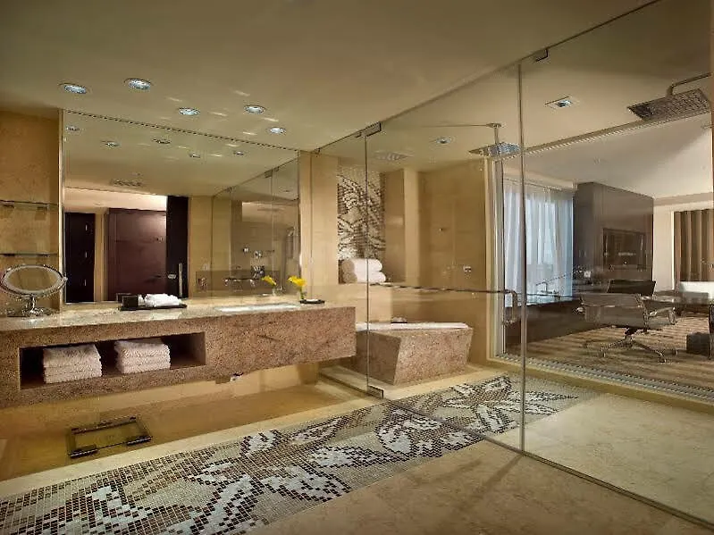 Eb Miami Airport Hotel 4*