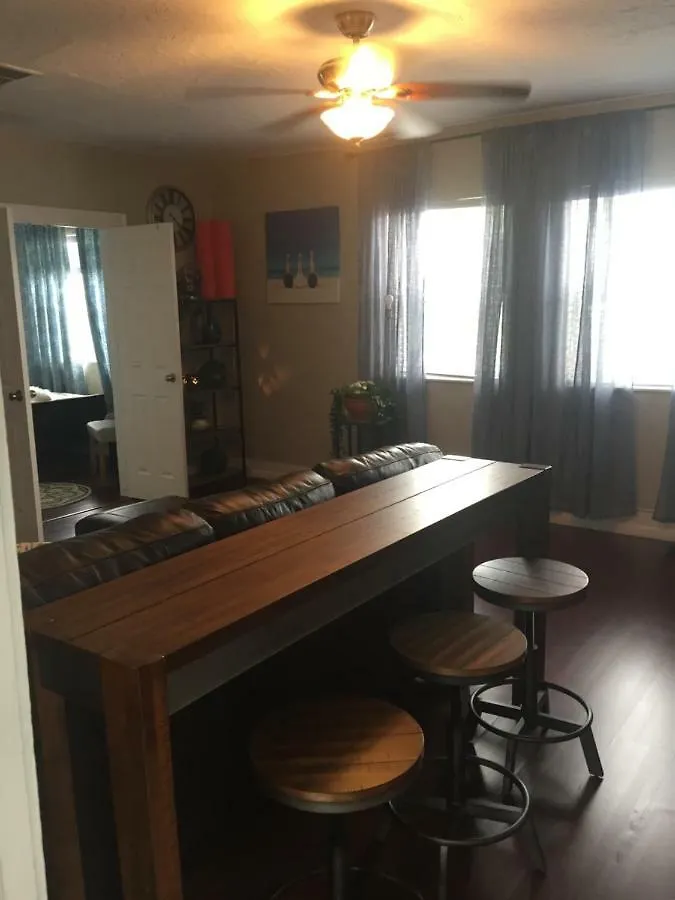 Modern 2/1 Near Midtown And Beaches 公寓 迈阿密