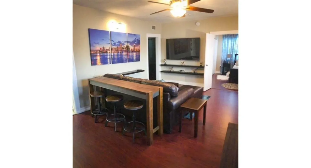 公寓 Modern 2/1 Near Midtown And Beaches