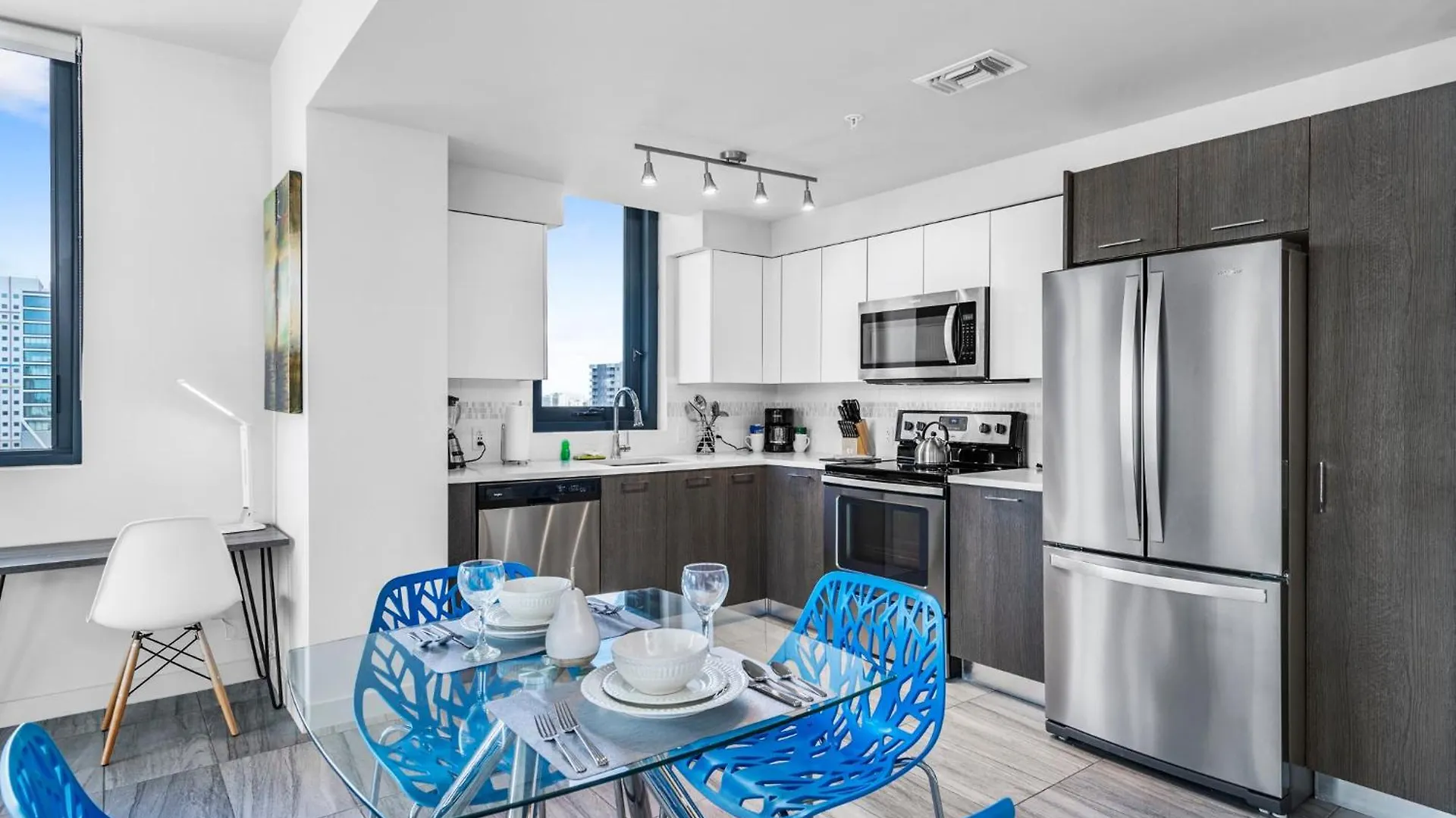 Global Luxury Downtown Apartment