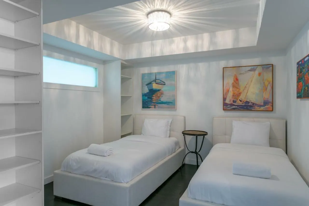 Cozy Oceanview Retreat On The Bay Doral