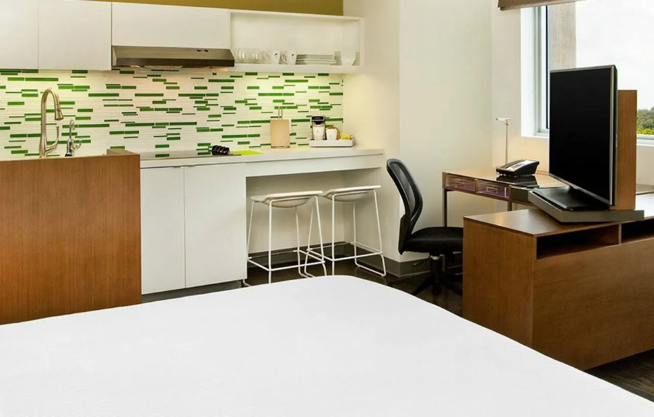 Hotel Element Miami Doral 3*