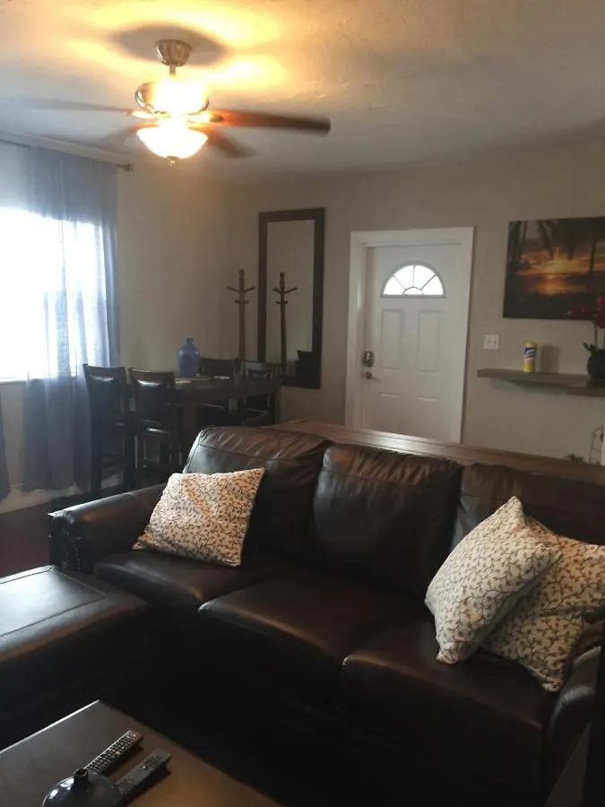 Modern 2/1 Near Midtown And Beaches 公寓 迈阿密
