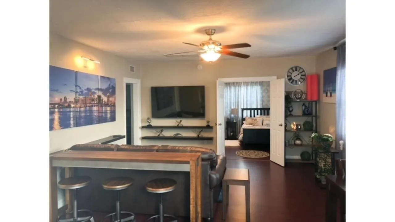 Modern 2/1 Near Midtown And Beaches * 迈阿密