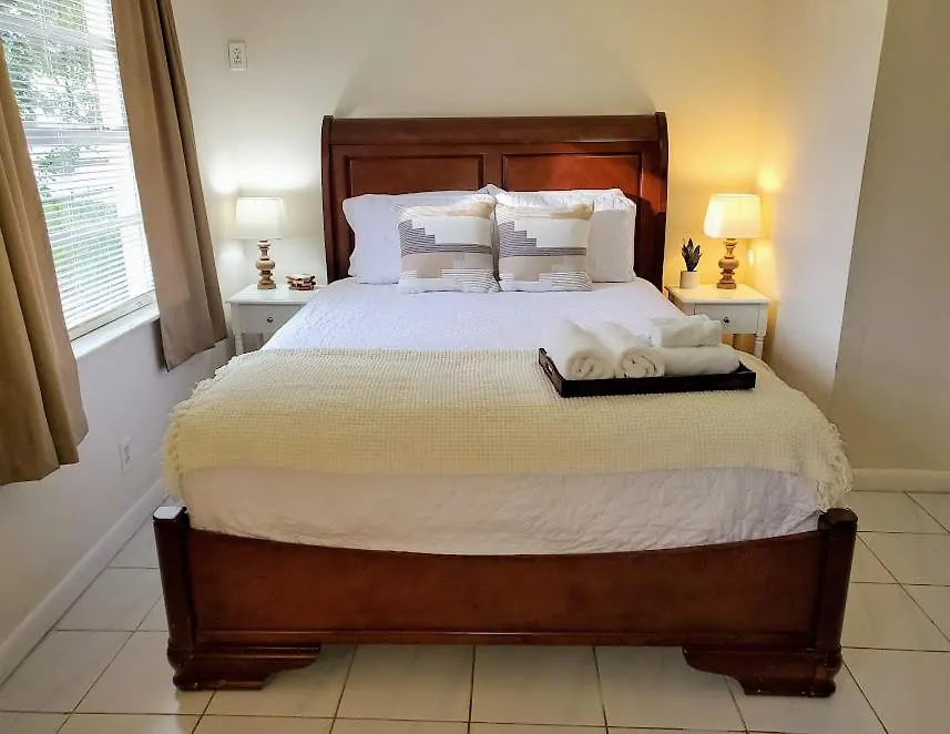 Maison d'hôtes Self Check-in Suites Near Coral Gables *