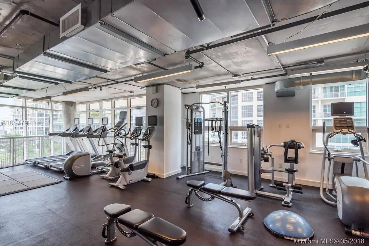 Modern 1 Bedroom Midtown With Free Parking Апартаменты *