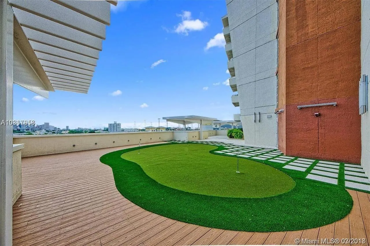 Modern 1 Bedroom Midtown With Free Parking Апартаменты