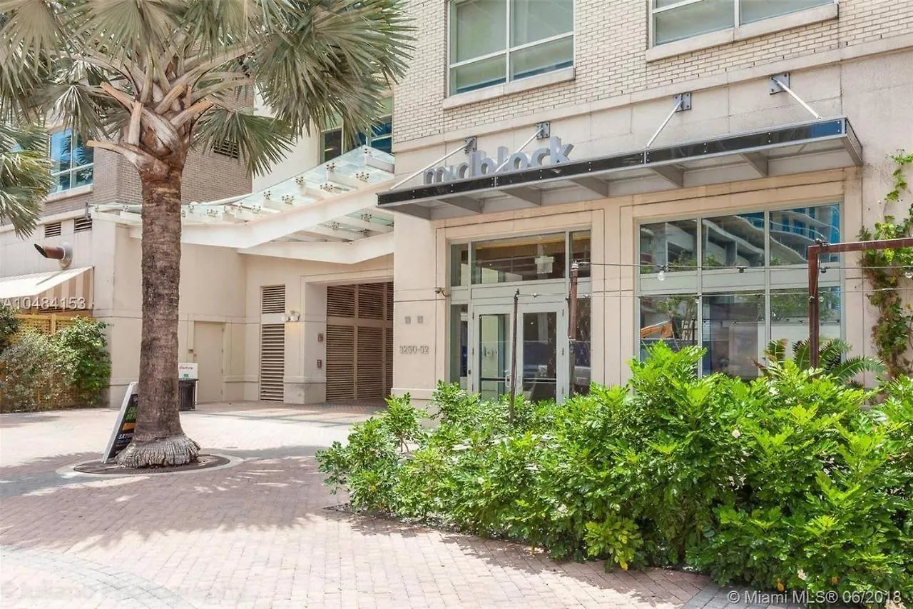 Апартаменты Modern 1 Bedroom Midtown With Free Parking Майами