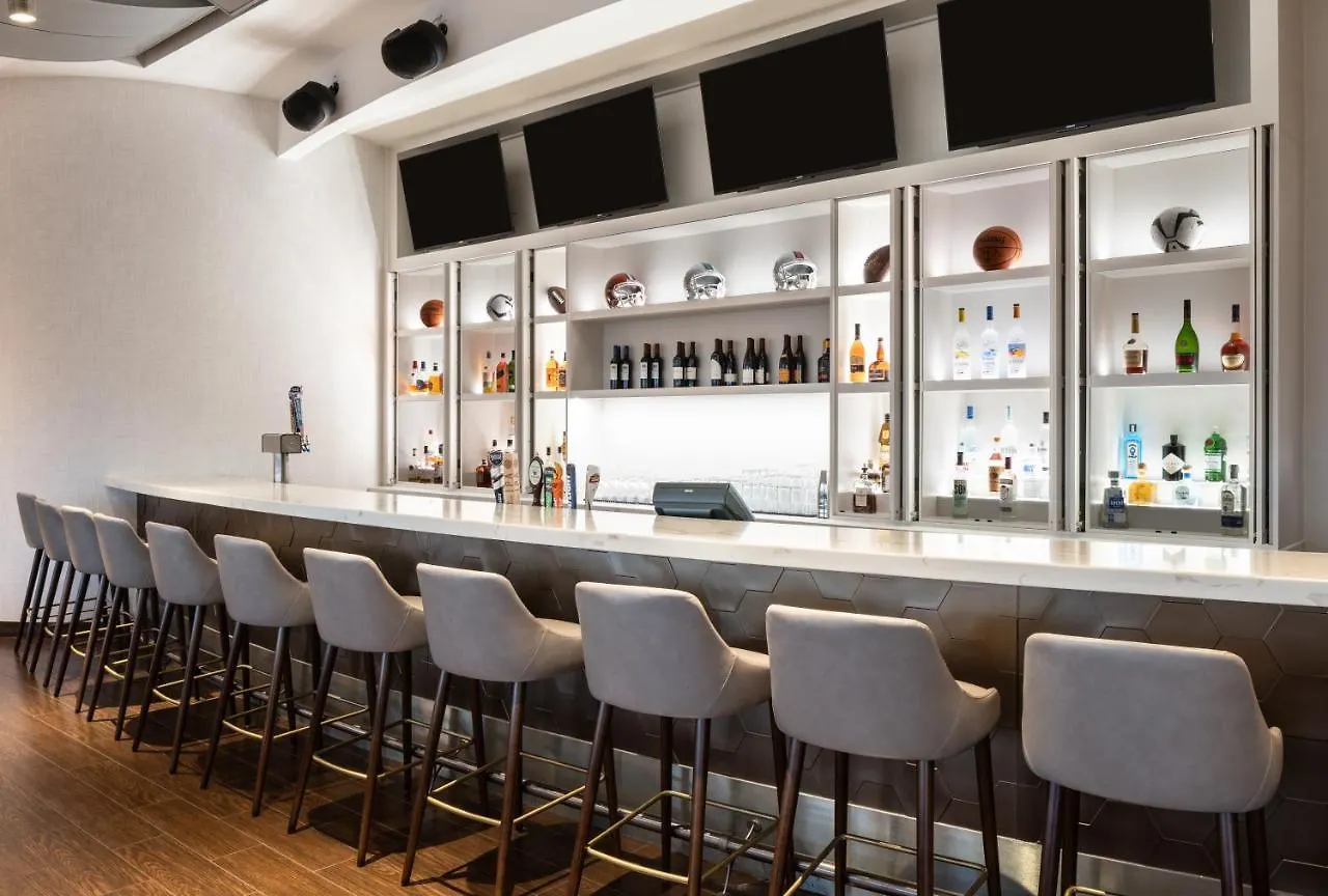 Hotel Courtyard By Marriott Airport 3*