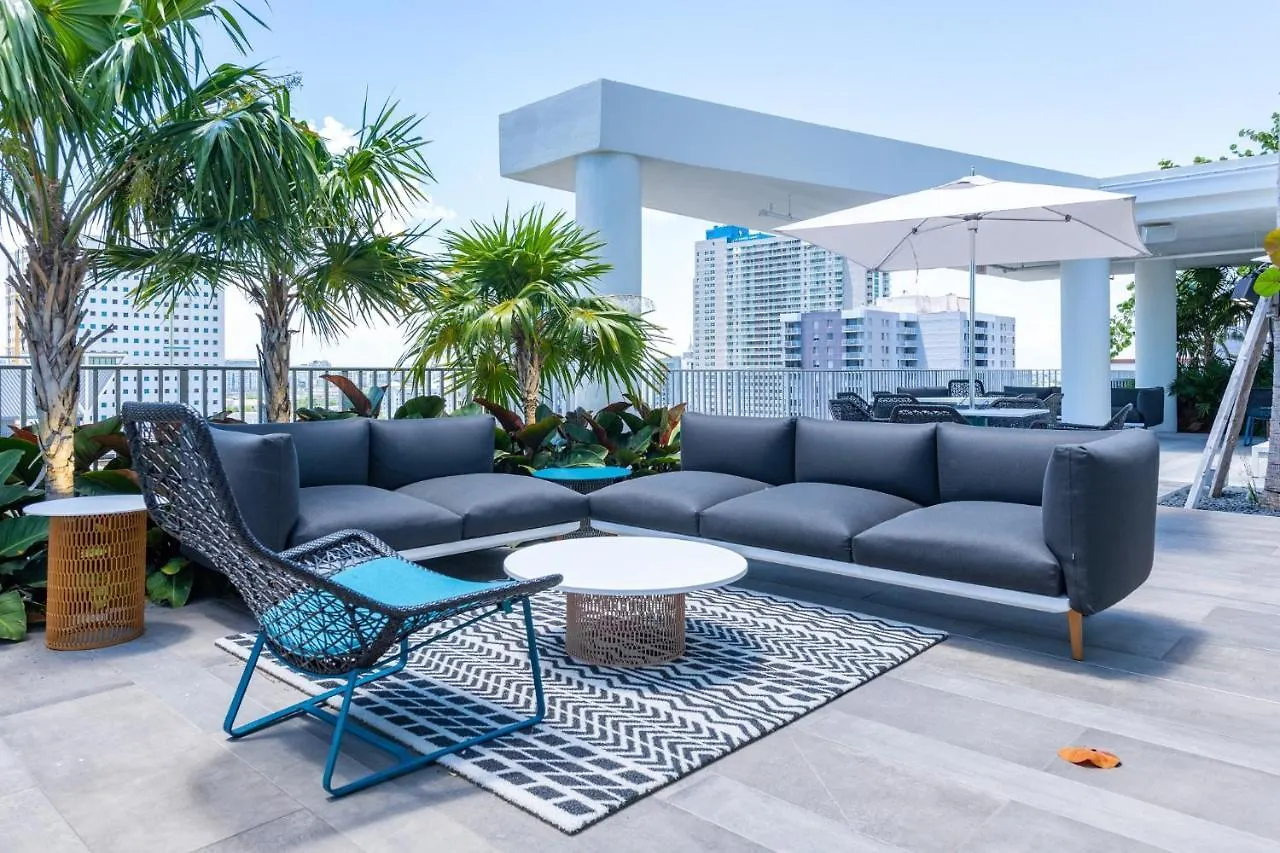 Global Luxury Downtown Apartment *