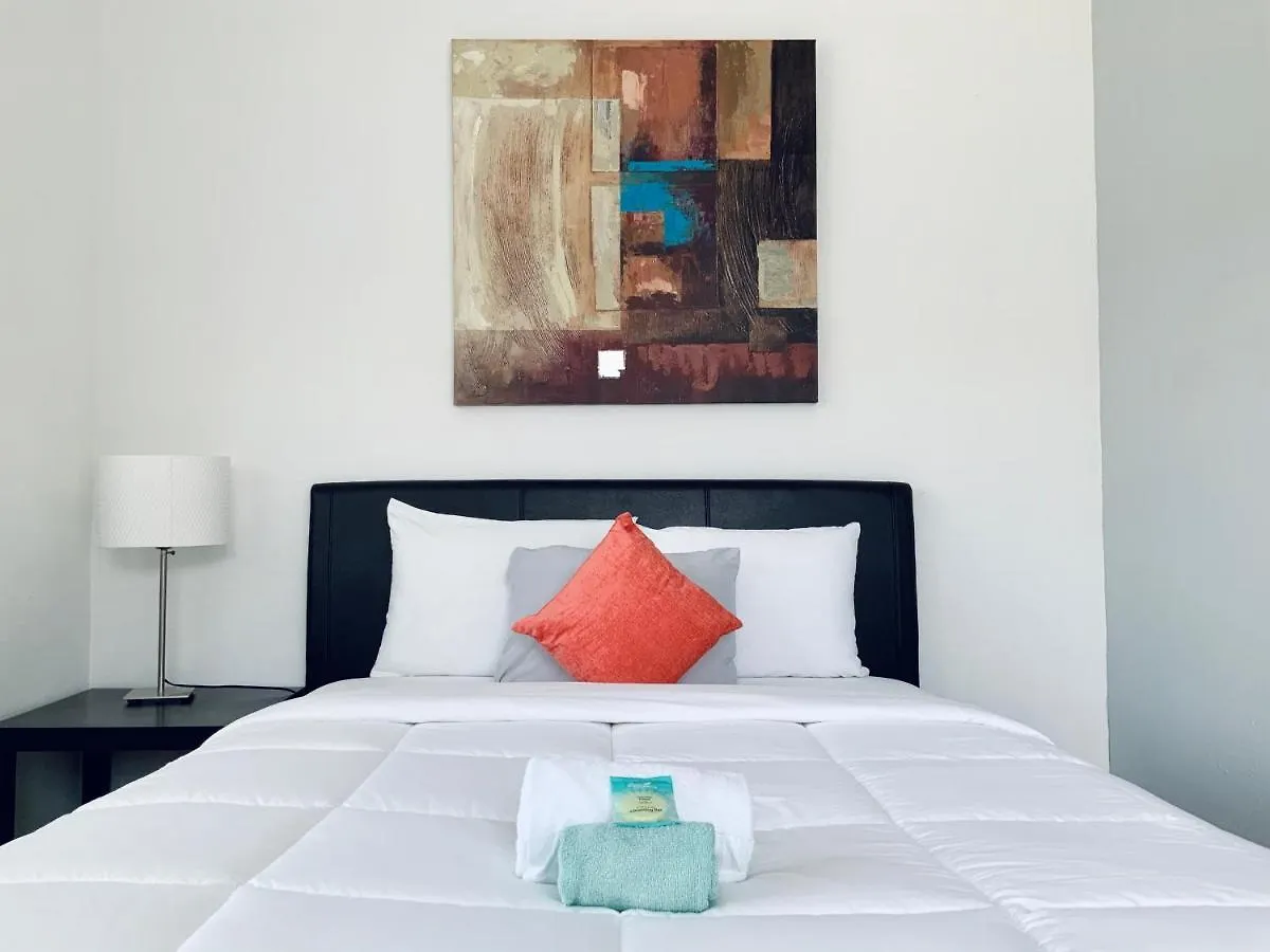 Adorable Private In The Heart Of Miami!