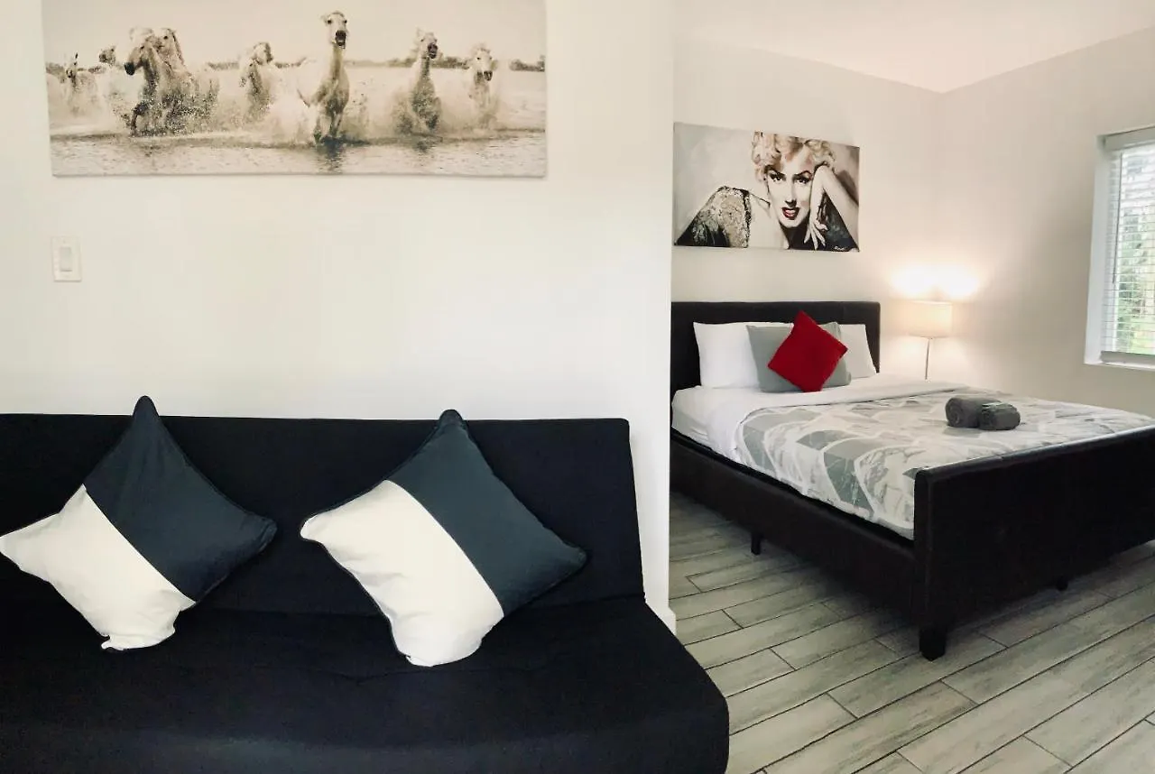 Adorable Private In The Heart Of Miami!