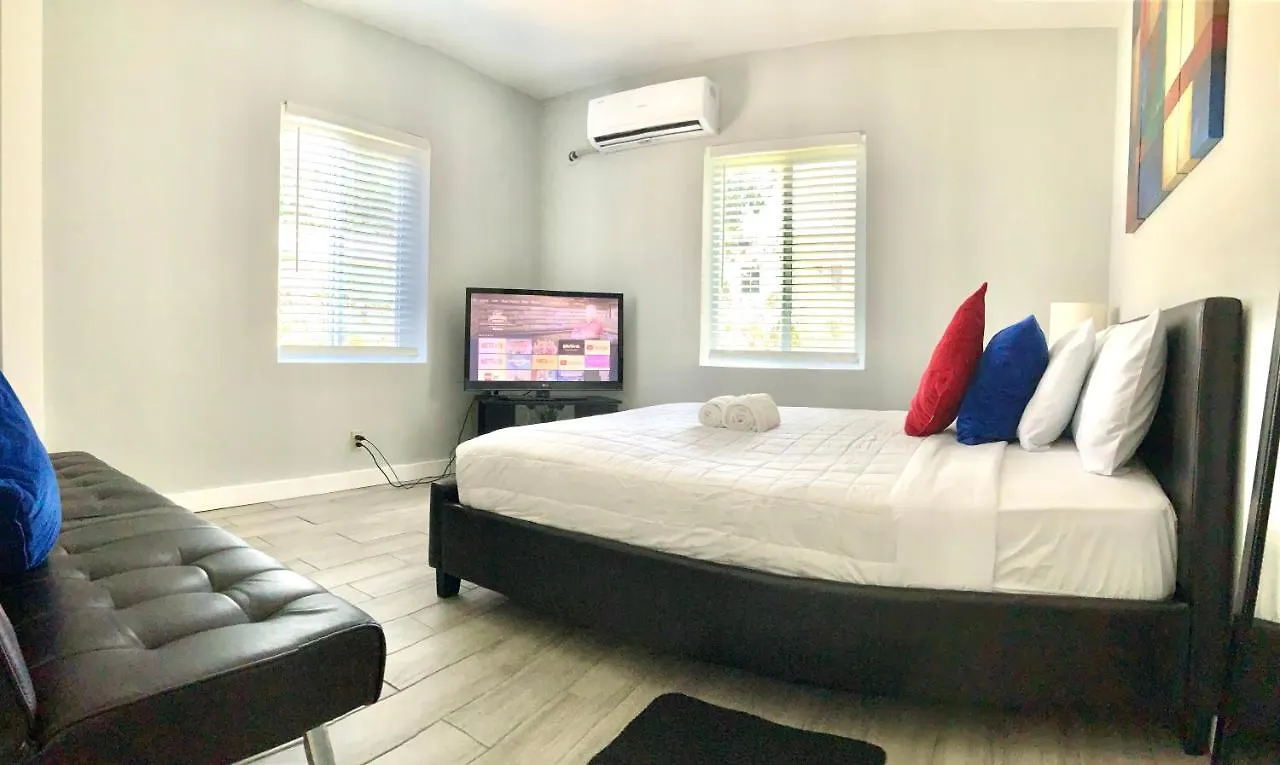 Adorable Private In The Heart Of Miami! Apartment *