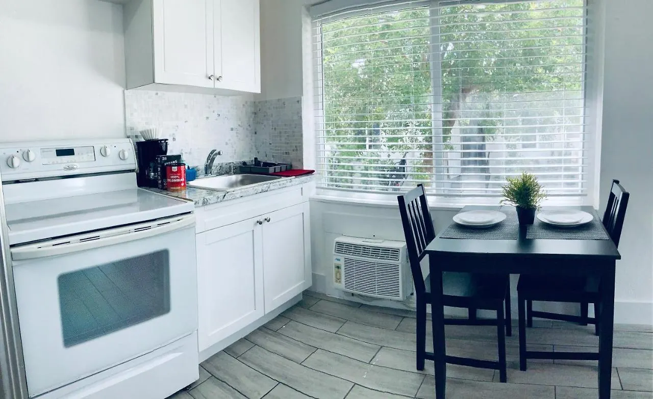 Adorable Private In The Heart Of Miami! Apartment *