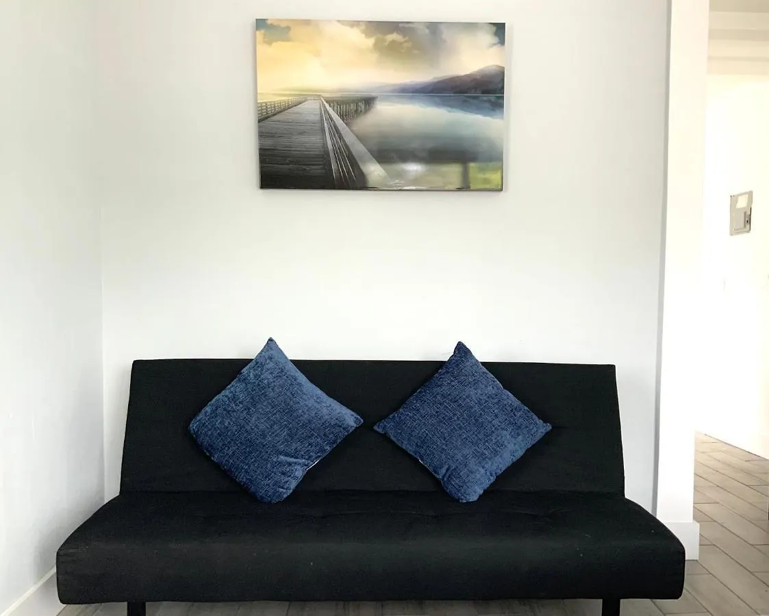 Adorable Private In The Heart Of Miami!