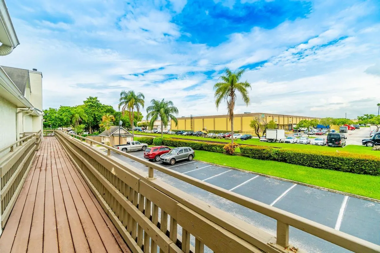 & Miami Airport West Hotel