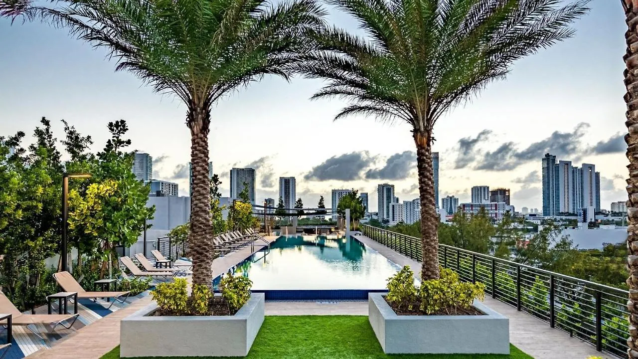 Sentral 2Br Apt With Den In Wynwood 마이애미