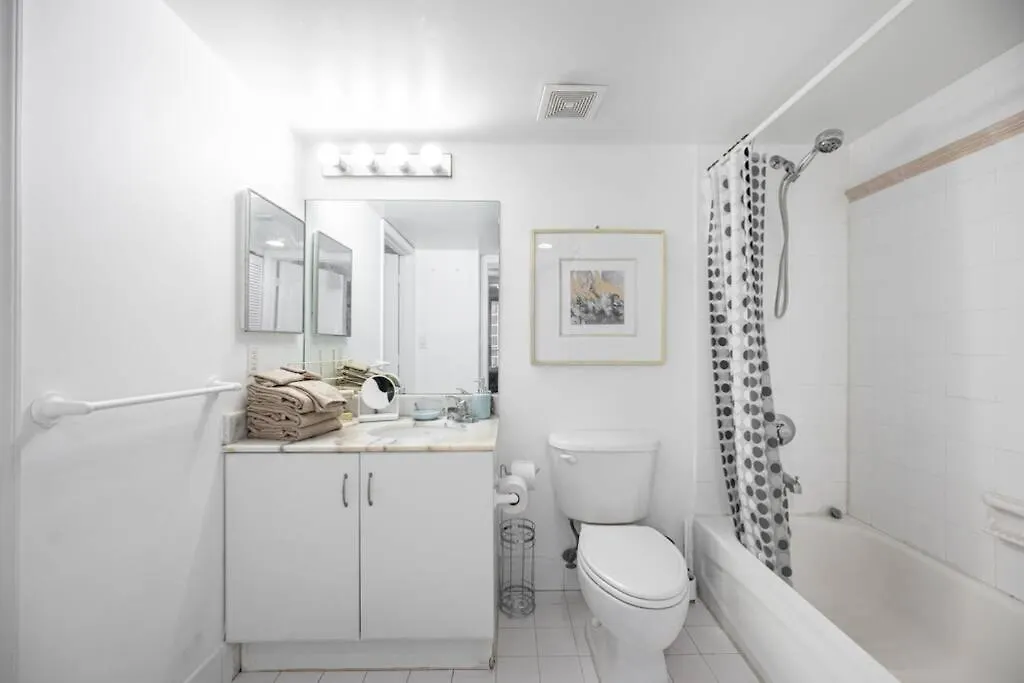 Private Unit With Amenities And Parking ميامي
