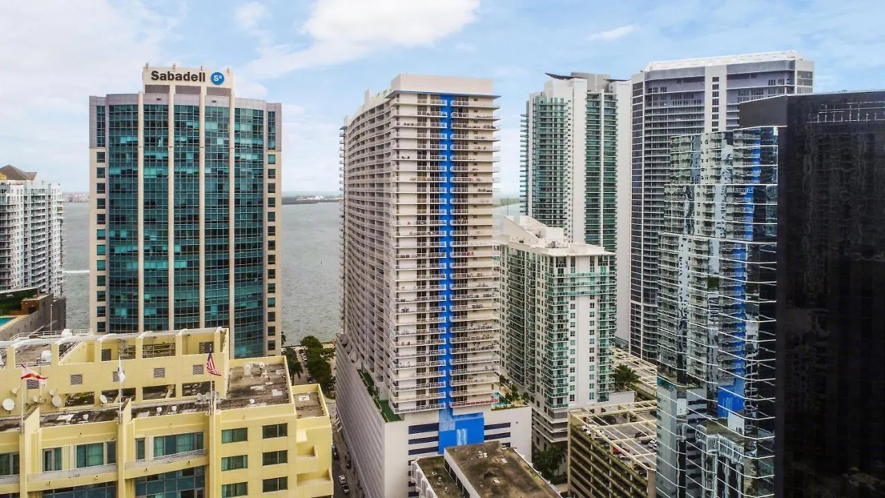 High Rise Brickell Modern *