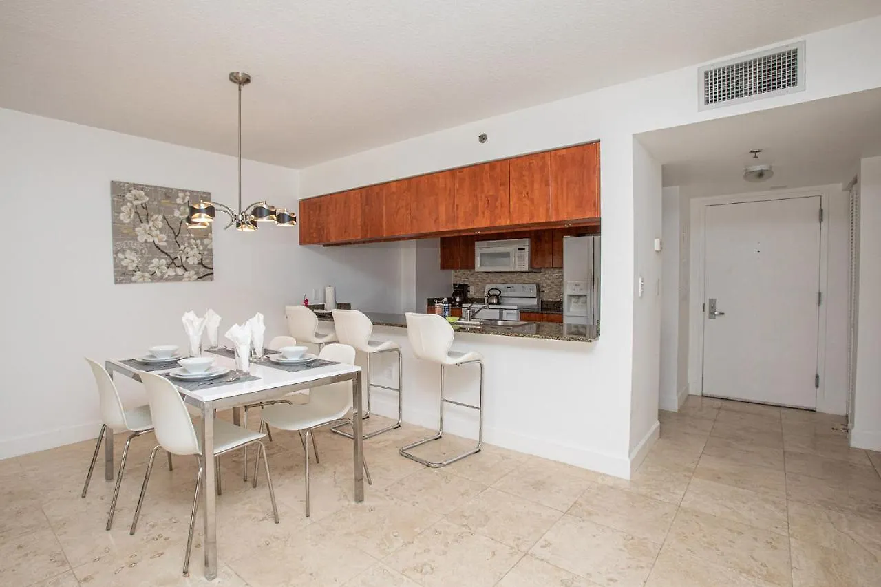 Amazing At Brickell Club Apartment