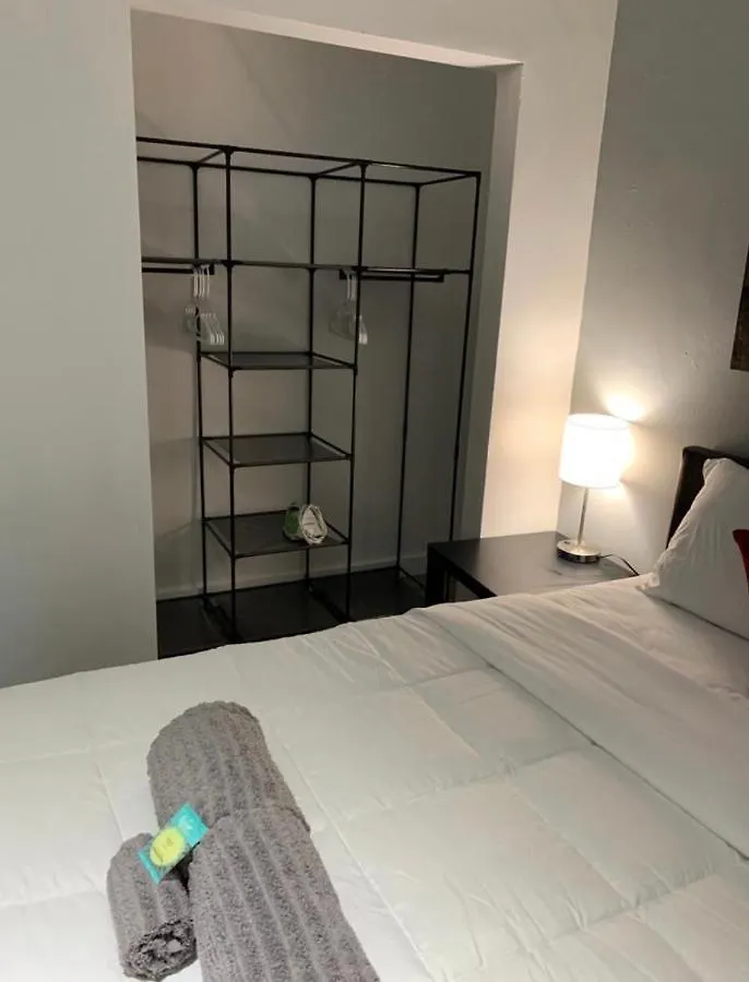 Adorable Private In The Heart Of Miami!